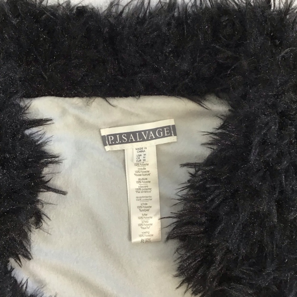 P.J. Salvage Women Classy Elegant Black Fuzzy Faux Fur Sleeveless Vest Jacket M - Picture 12 of 12